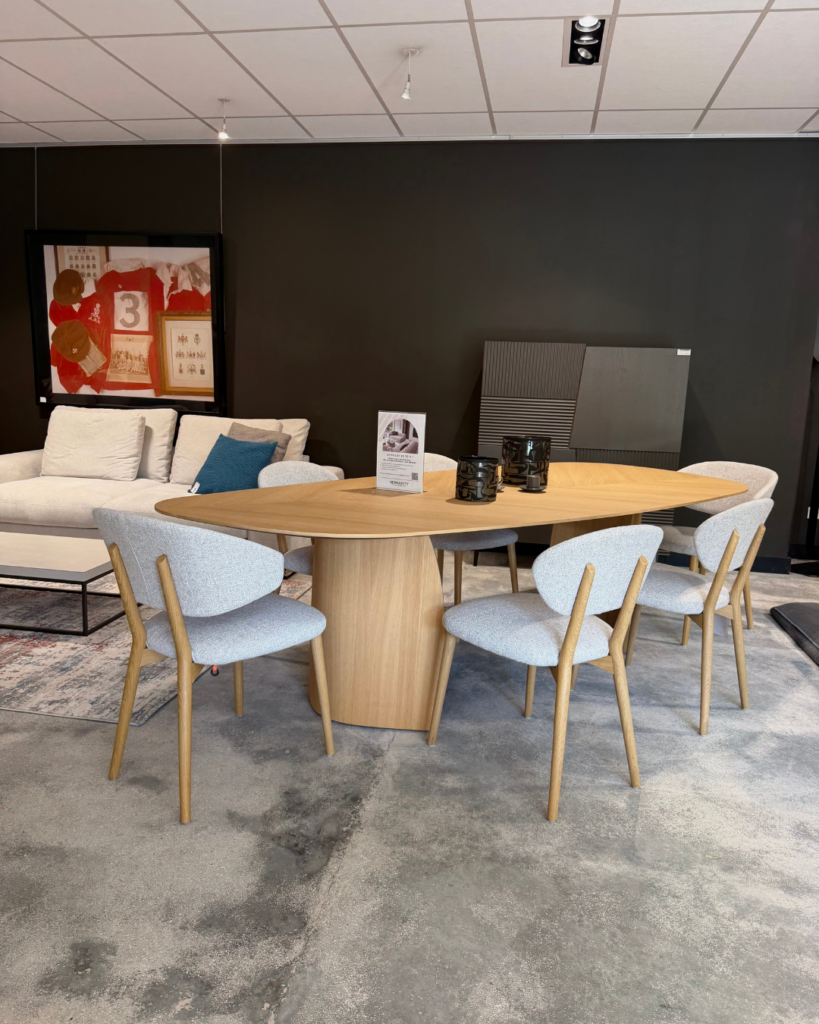 table repas ovale en bois Belfort Montbéliard
